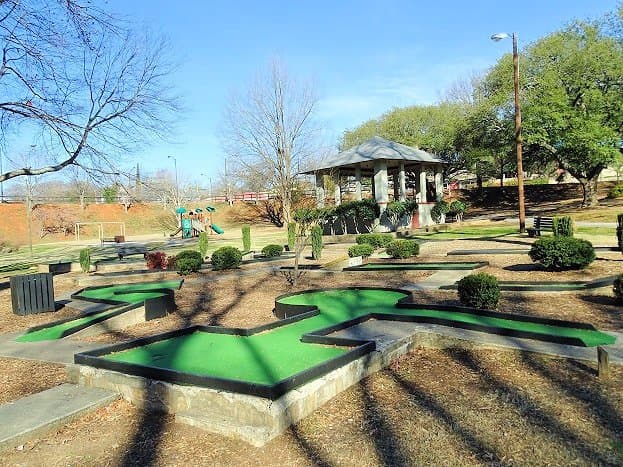 mini golf