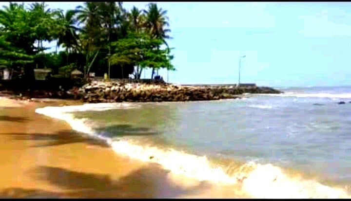 Thirumullavaram Beach