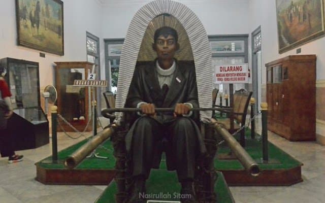 Koleksi di dalam museum jenderal sudirman yogyakarta