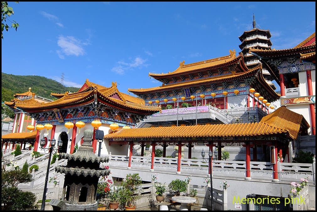 พระอารามมีขนาดใหญ่สวยงาม