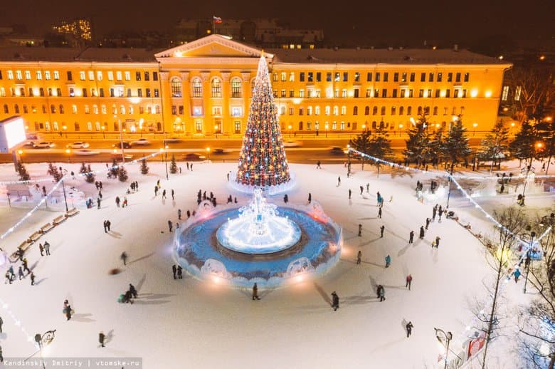 Новособорная площадь в Томске зимой.