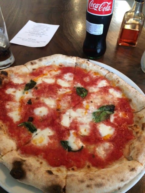 pizza margherita + coca cola