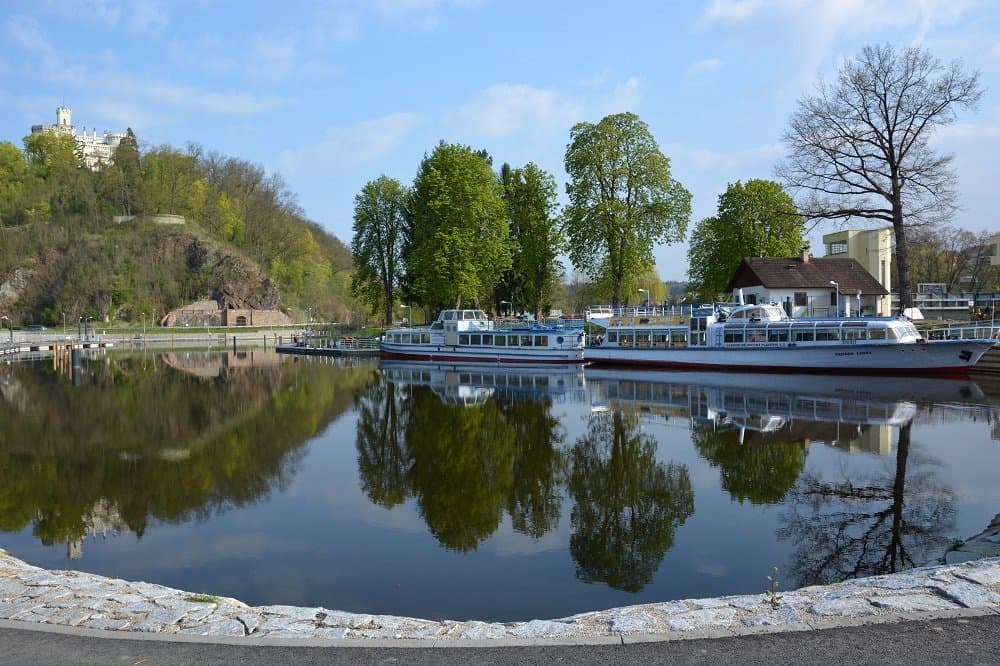 Loď