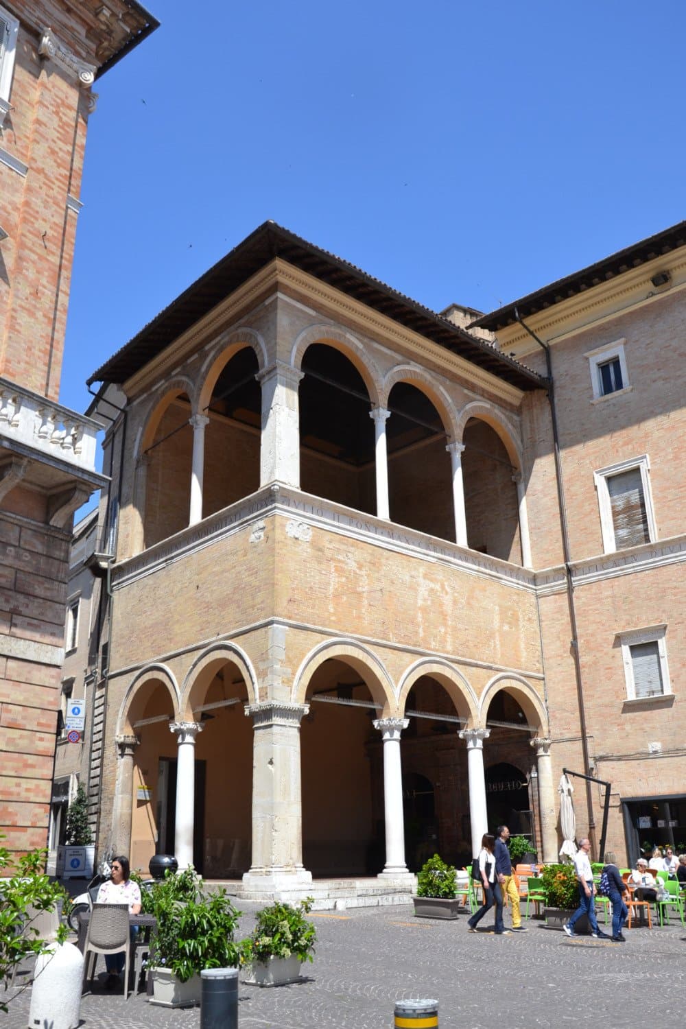 Dalla piazza