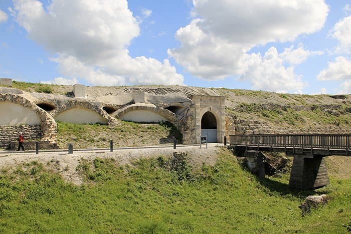 l'entrée du fort