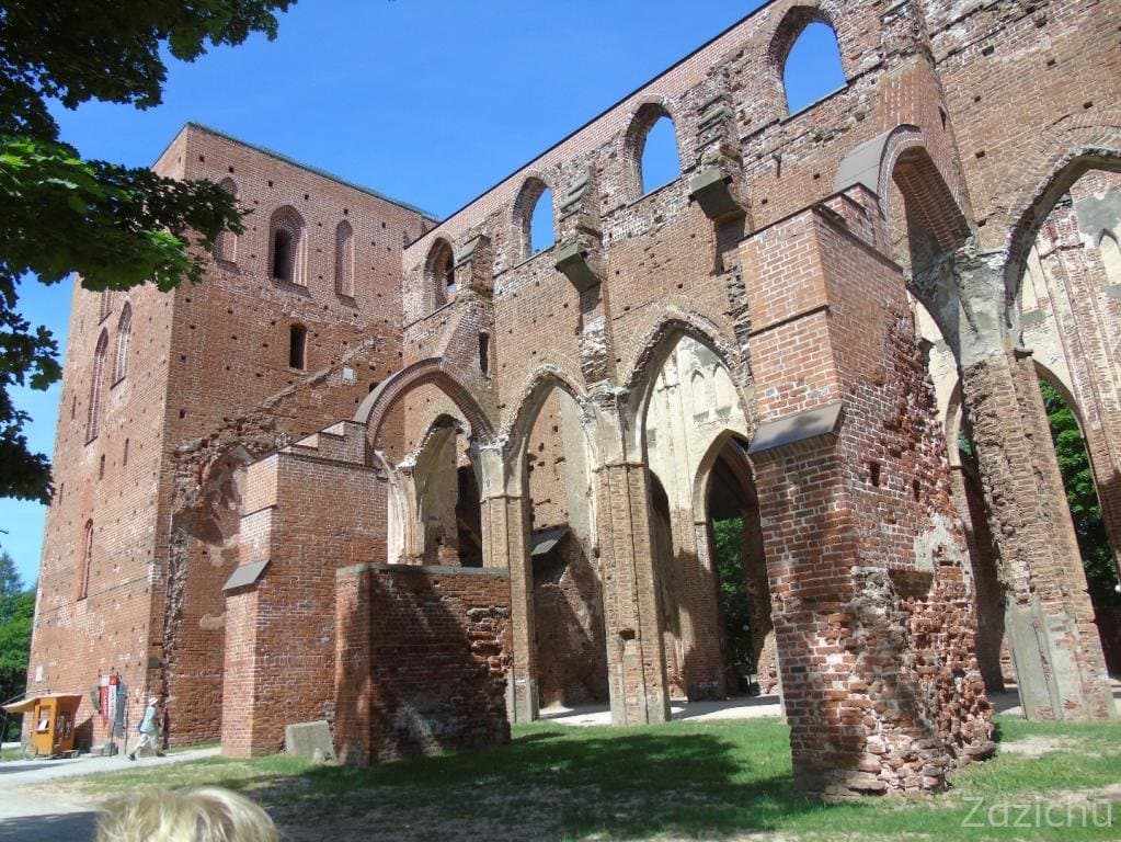 ruiny katedry w Tartu