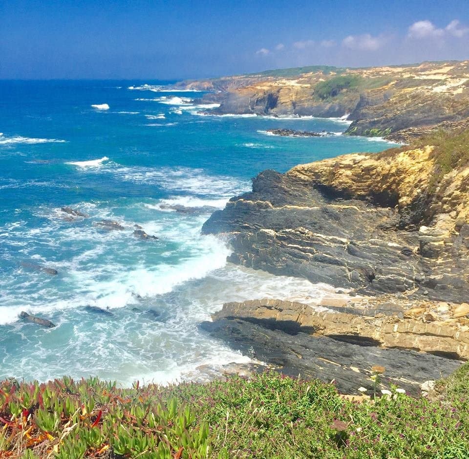 As falésias da praia de Almograve
