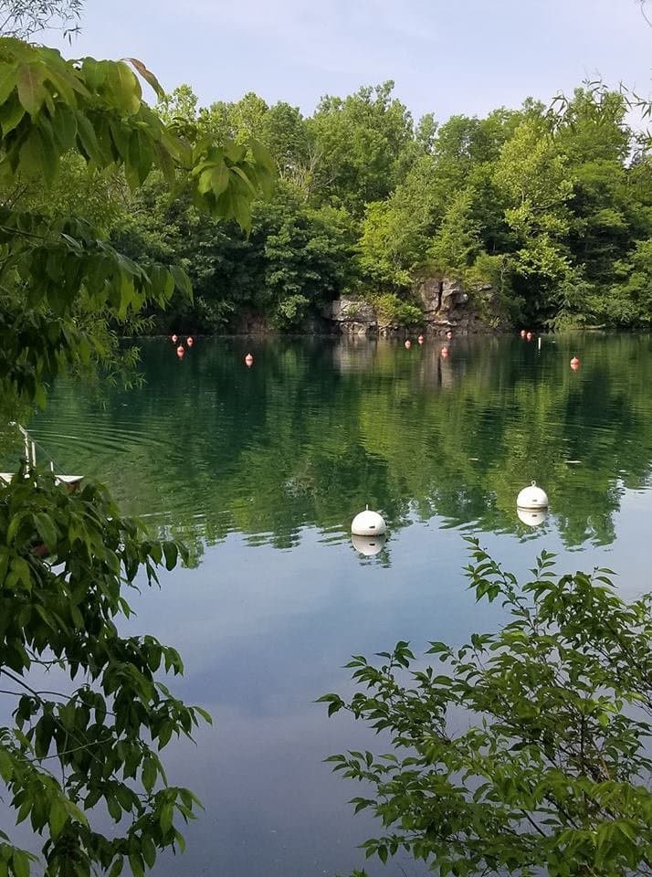 View of the quarry, white are platform locations, red are things to see