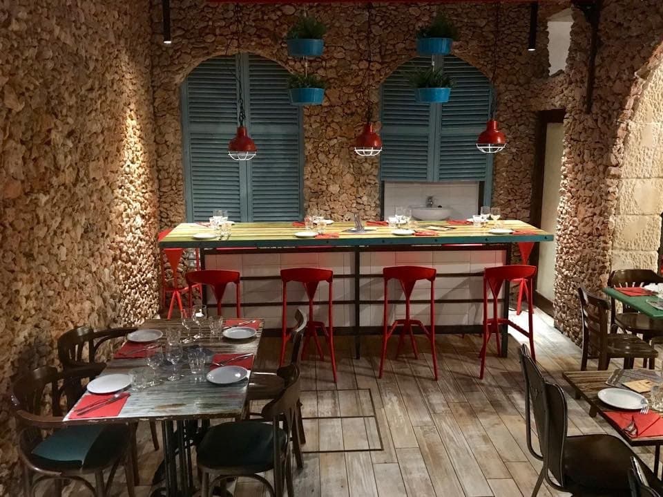 Tavolo sociale solo da Sotto pizzeria!