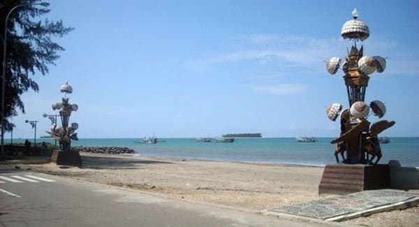 gerbang pantai gandoriah Pariaman