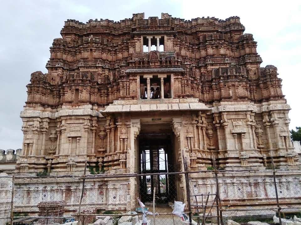 Main gopuram