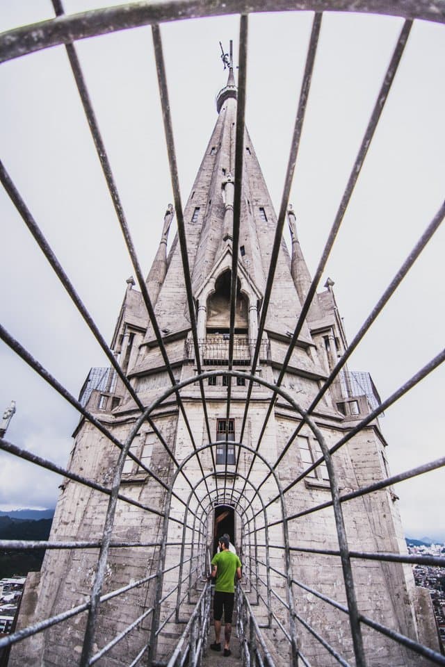 Entrada Escaleras Helicoidales