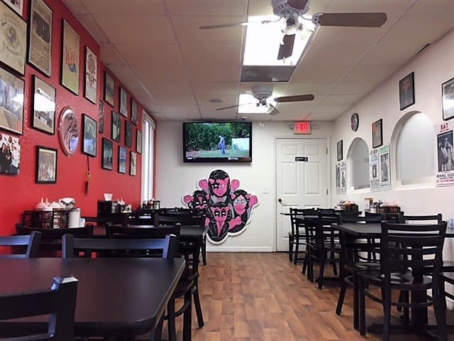 Who needs fancy seating when you've got great food?