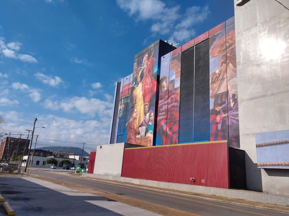 Side mural 
