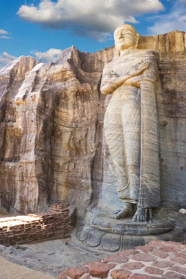 7 m buddha