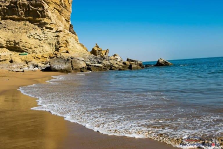 Kund Malir Beach 03008094313 Kund Malir' is a beach in Balochistan, in Hingol National Park, about 150 kilometres (93 mi) from Zero-Point on Makran Coastal Highway. The drive between Kund Malir and Ormara is considered to be scenic. Best to travel with family and friends in winters 03008094313