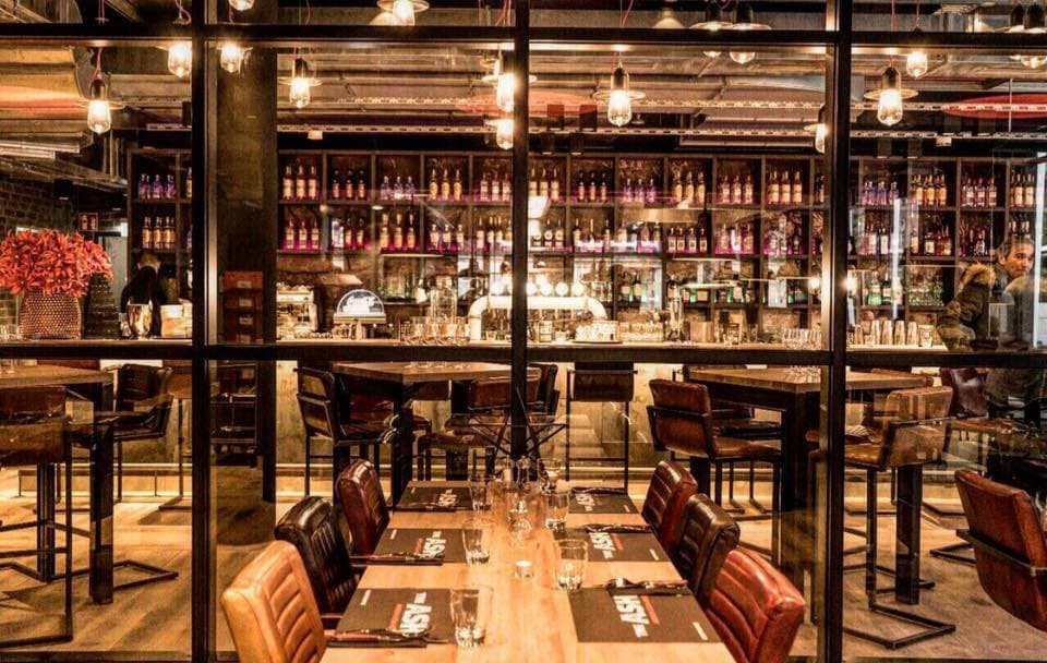 Die besondere Atmosphäre im The Ash lädt zum Verweilen ein.