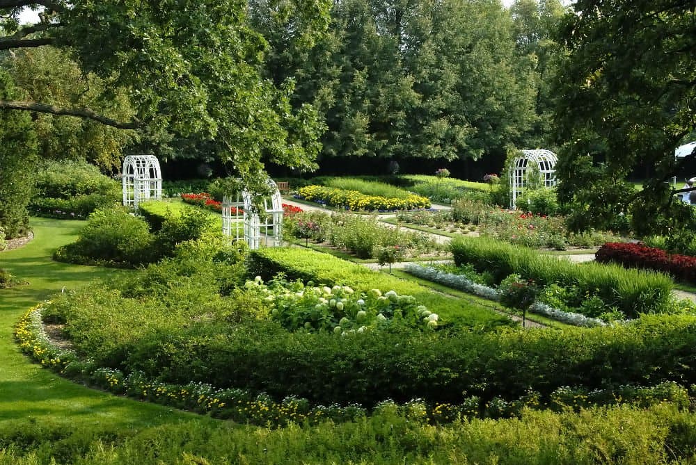 Rose Garden at Applewood