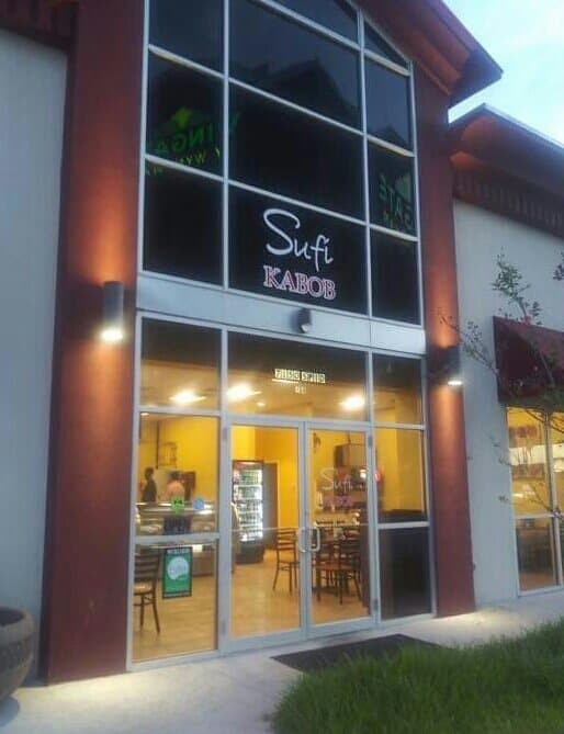 People talk about "fresh hot garlic naan", "lamb chop" and "great amazing tasting food"