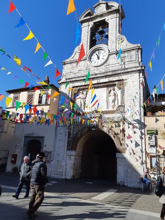 Sutri in (quasi) primavera