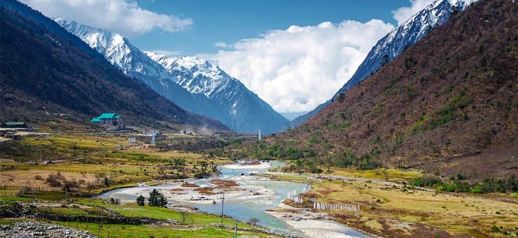 GREEN VALLEY WITH LOT OF FRESH THINGS TO SEE IN THIS PLACE -CHOPTA VALLEY, THIS NATURAL DESTINATIONS CAN BE FOUND IN INDIA ONLY TWO PLACES - 1) NORTH SIKKIM AND 2) UTTAR KHAND  UTTAR PRADESH