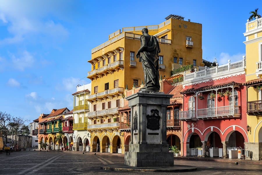 I like the view of Plaza de Los Coches in the early morning.  No so many people and not so hot.