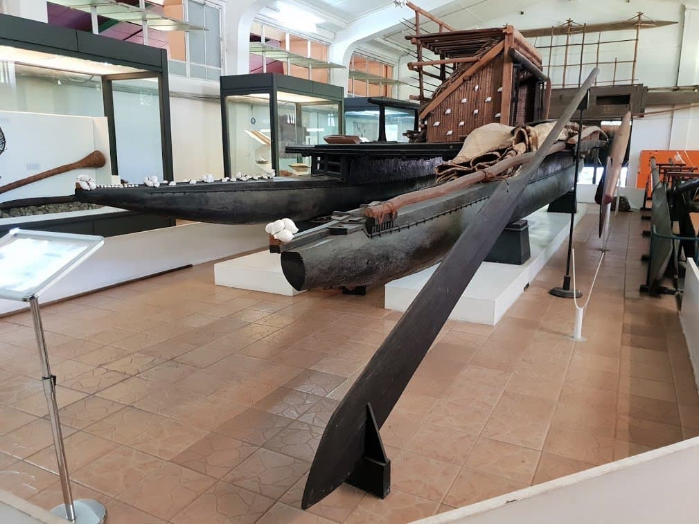 The Ratu Finau Tui Nayau is the last of the great ocean going drua. Small in comparison to the mightiest of these vessels, it is still over 13 metres long.