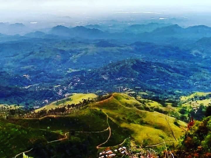 Lovely tour Lipton seat tours in Haputale contac for me my fb TUK TUK SAFARI & TREKKING TOURS