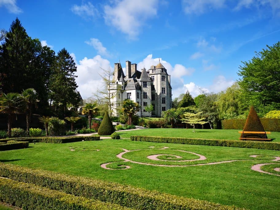 Château des Ravalet and Park