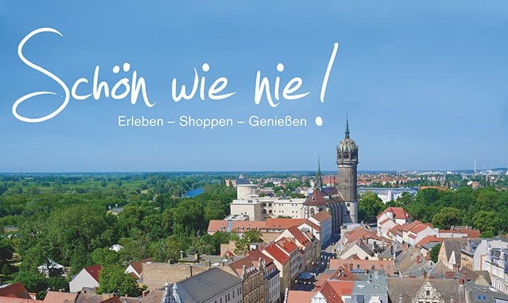 Blick auf die Schlosskirche und in Richtung Elbe. Die Lutherstadt Wittenberg ist "Schön wie nie"! Entdecken Sie die historische Altstadt mit den vielen Sehenswürdigkeiten, verbringen aber auch einen tollen Urlaub zwischen den Metropolen Leipzig und Berlin, in herrlicher Natur. Vor allem für Familien mit Kindern, Kulturinteressierte, Aktivurlauber und für Tagungs-und Veranstaltungsteilnehmer bietet die Lutherstadt Wittenberg ein umfangreiches Angebot!  