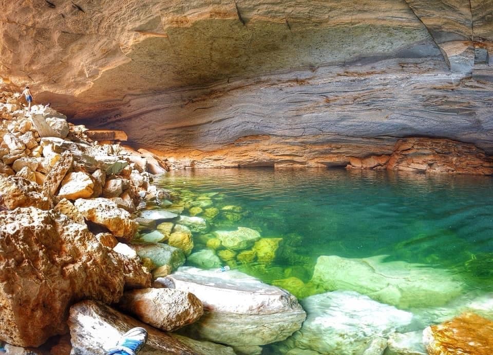 Heet Cave Ain Heet