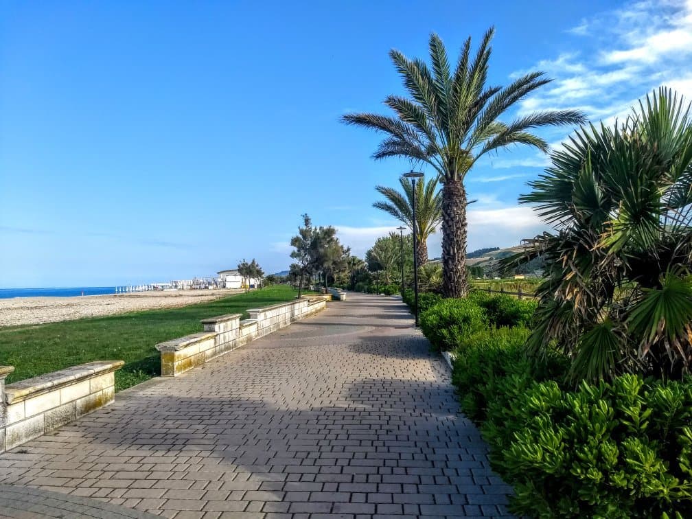 Lungomare di Scerne