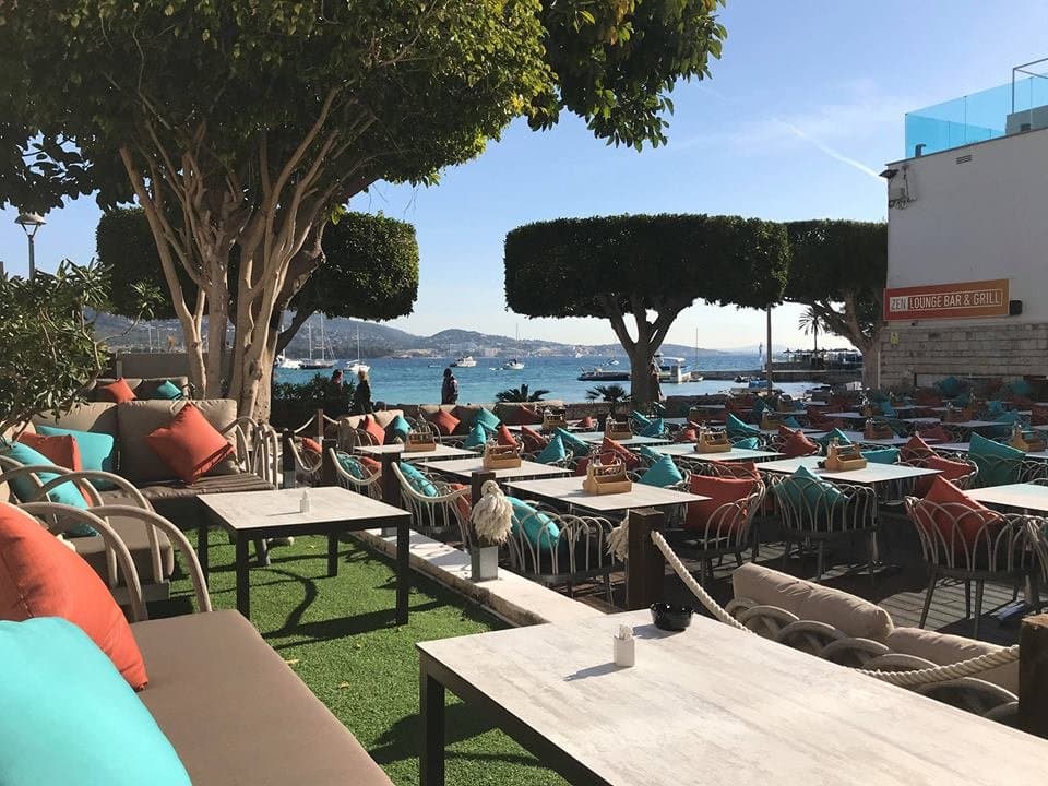 Zen lounge bar and grill