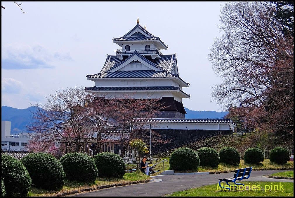 Kaminoyama Castle (Tsukioka Castle)
