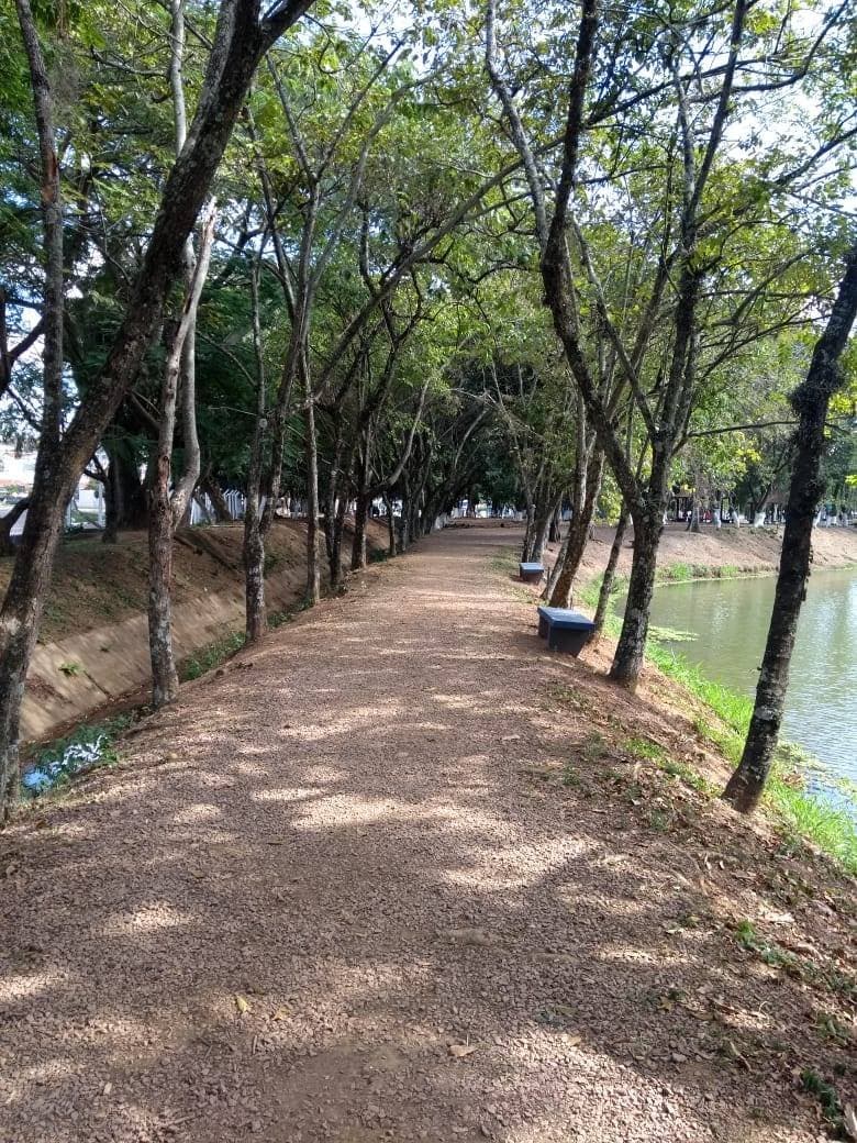 Trilha próxima ao segundo lago