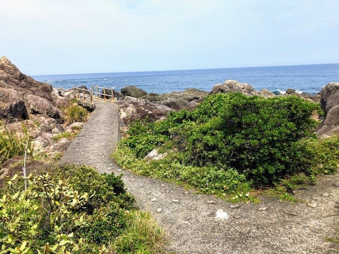 乱礁遊歩道