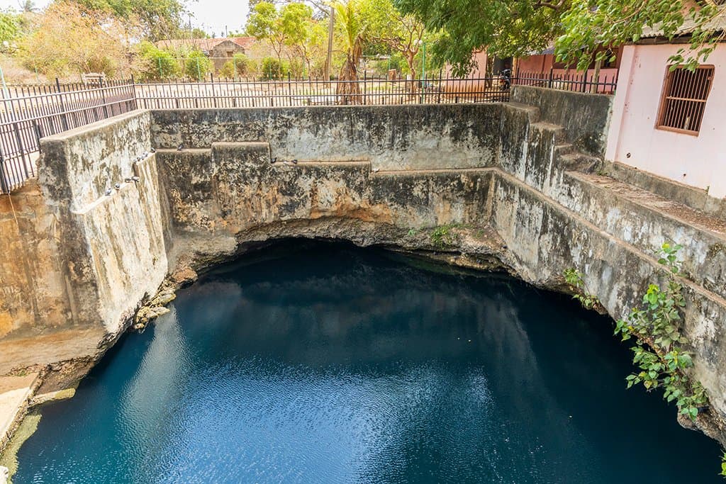 Nilavarai well