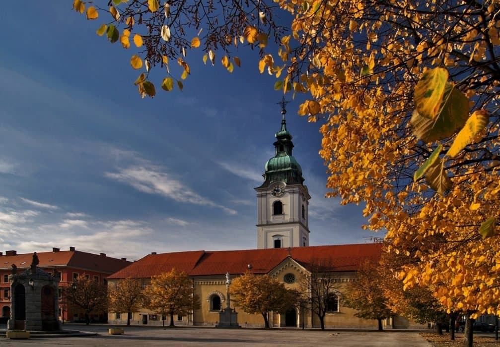 The Church of the Holy Trinity is in the heart of Karlovac star. Franciscans are taking care of the church and the monastery since 17th century.