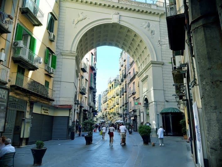Via Chiaia