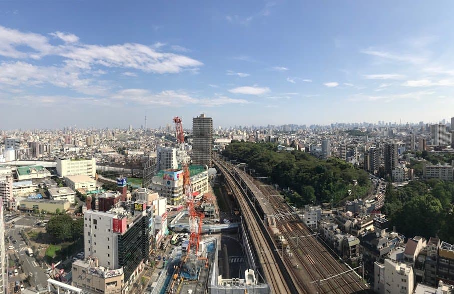 Train tracks leading to Oji Station