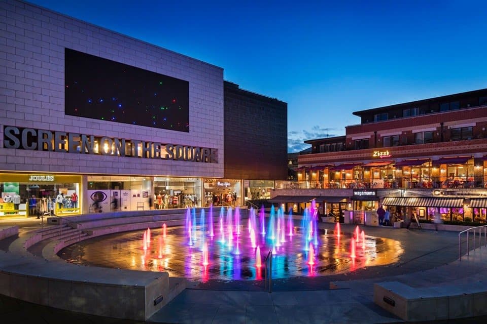 Brewery Square, Dorchester - Brewery square fountains at night