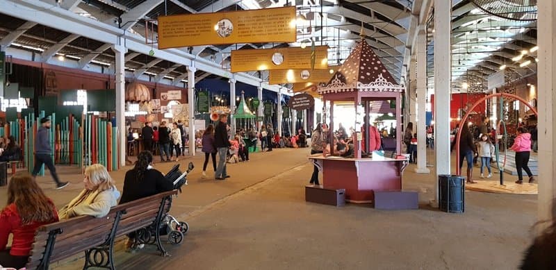 Isla de los inventos - Rosario - Santa Fe - Argentina.  Parte de las actividades del predio (para el otro lado de la cámara hay otro tanto).