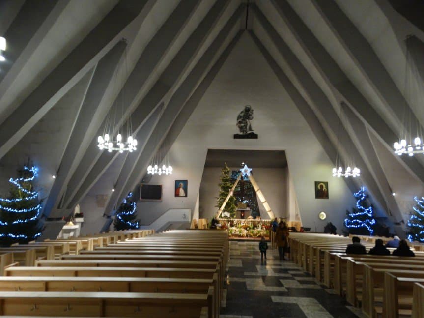 Władysławowo kościół WNMP wewnątrz 2