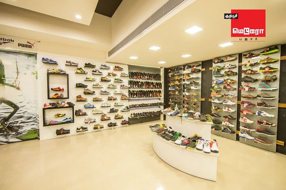 FOOTWEARS  SECTION - BASEMENT