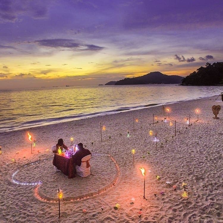 #MomentByCella #Eventstyling  Outdoor Candlelight Dinner for Anything Celebration. #ByCella Hotline : +60133124587(WhatsApp)