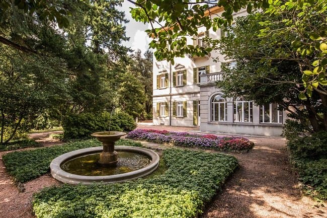 il giardino all'italiana in fiori