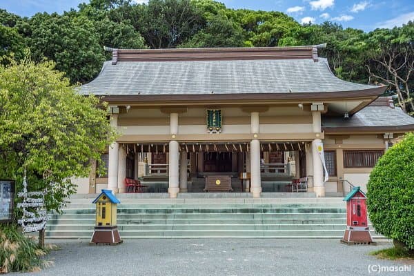 水牛の兜拝殿