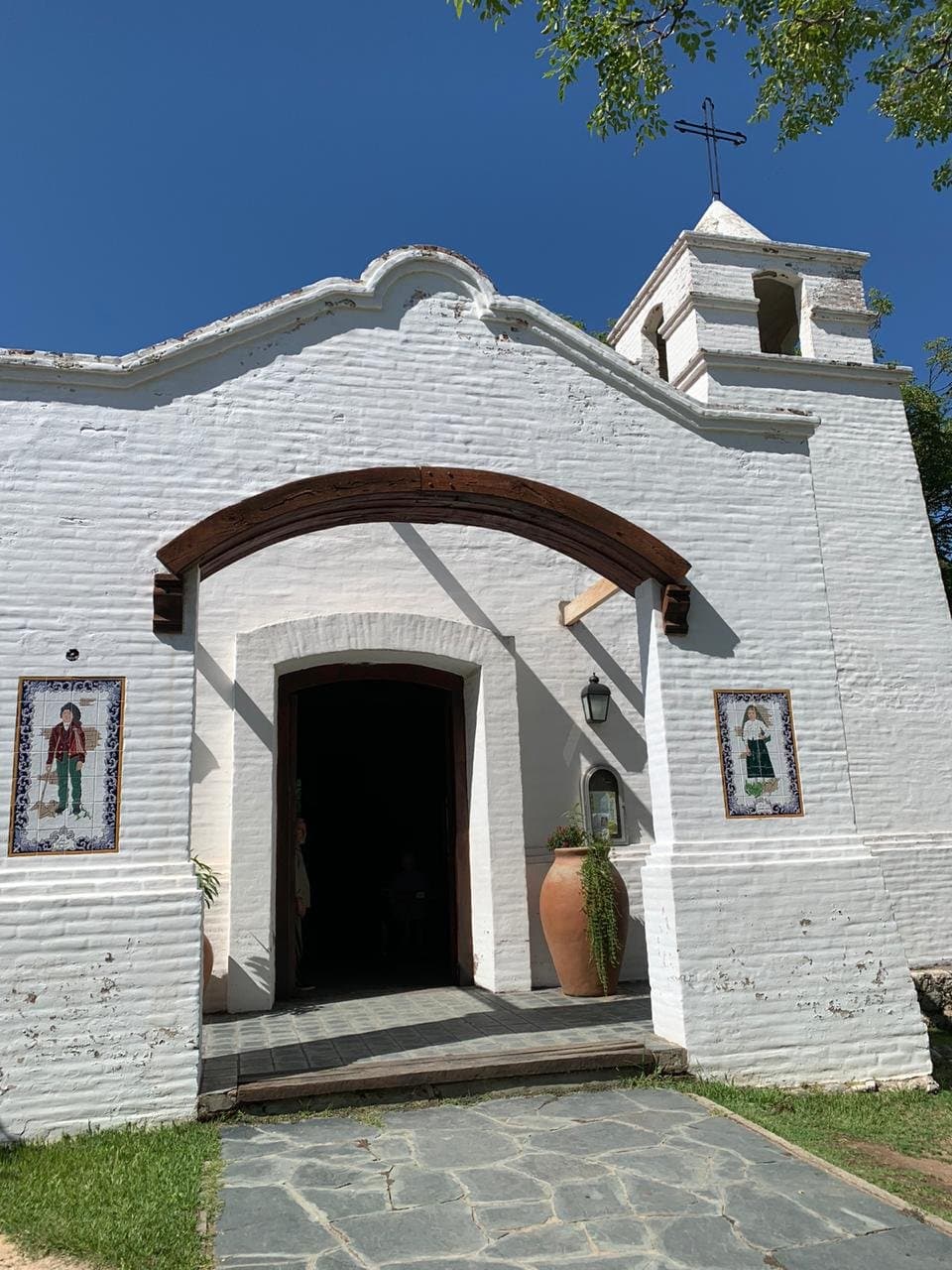 Capilla Nuestra Señora de Fàtima: Barrio Piedras Blancas Arriba- Villa de Merlo- Provincia de San Luis- Argentina 2020.