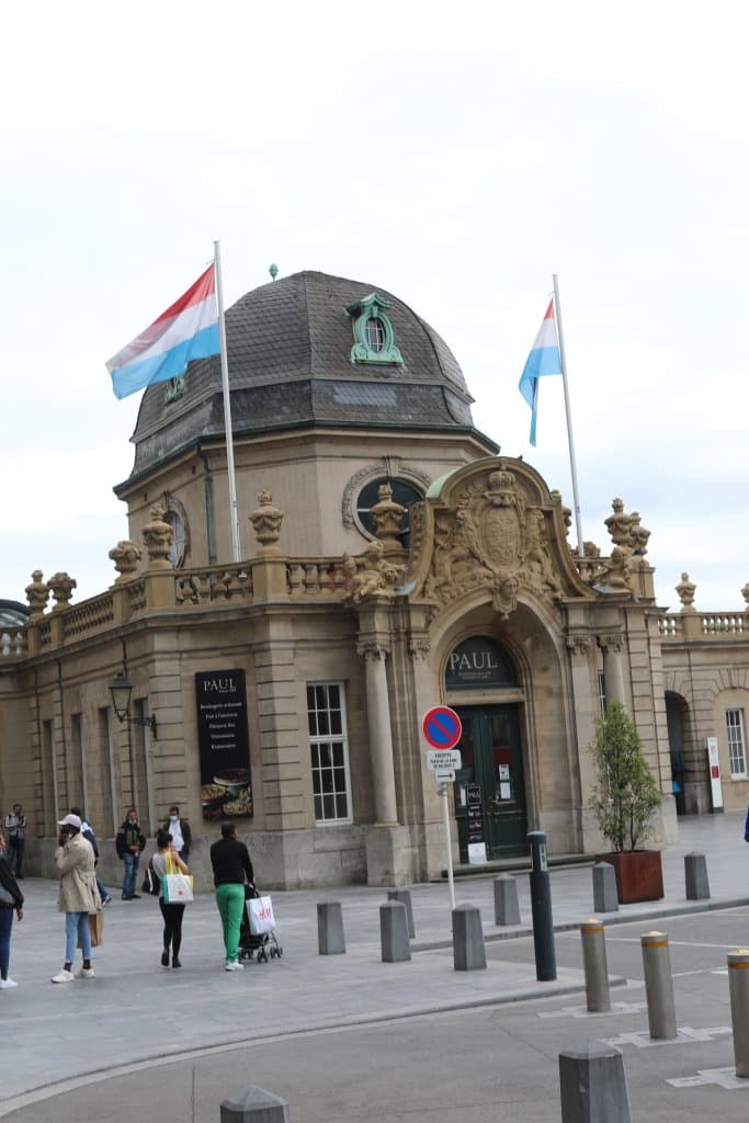Il s’agit d’un quartier très populaire ou se trouve la gare. 