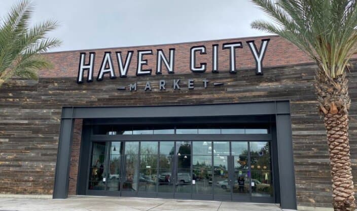 The entrance of Haven City Market right on Arrow and Haven Ave. 